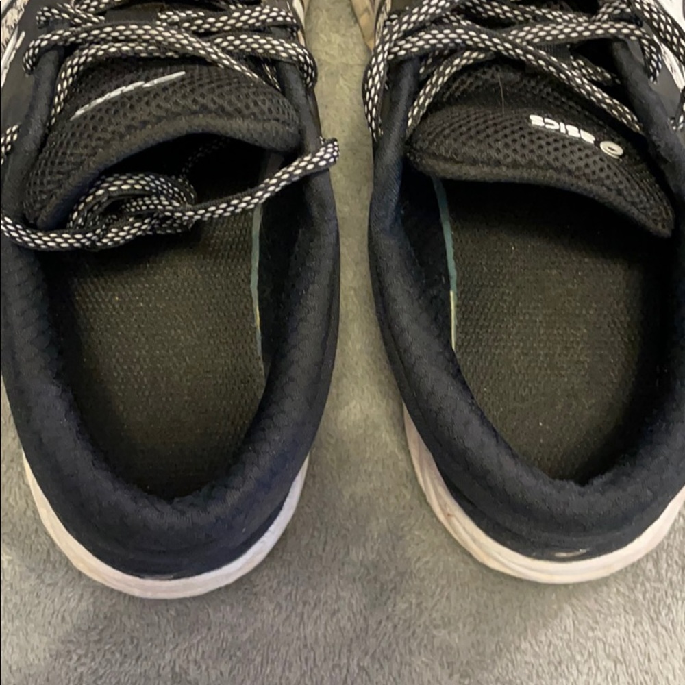 ASICS running shoes - Picture 7 of 8